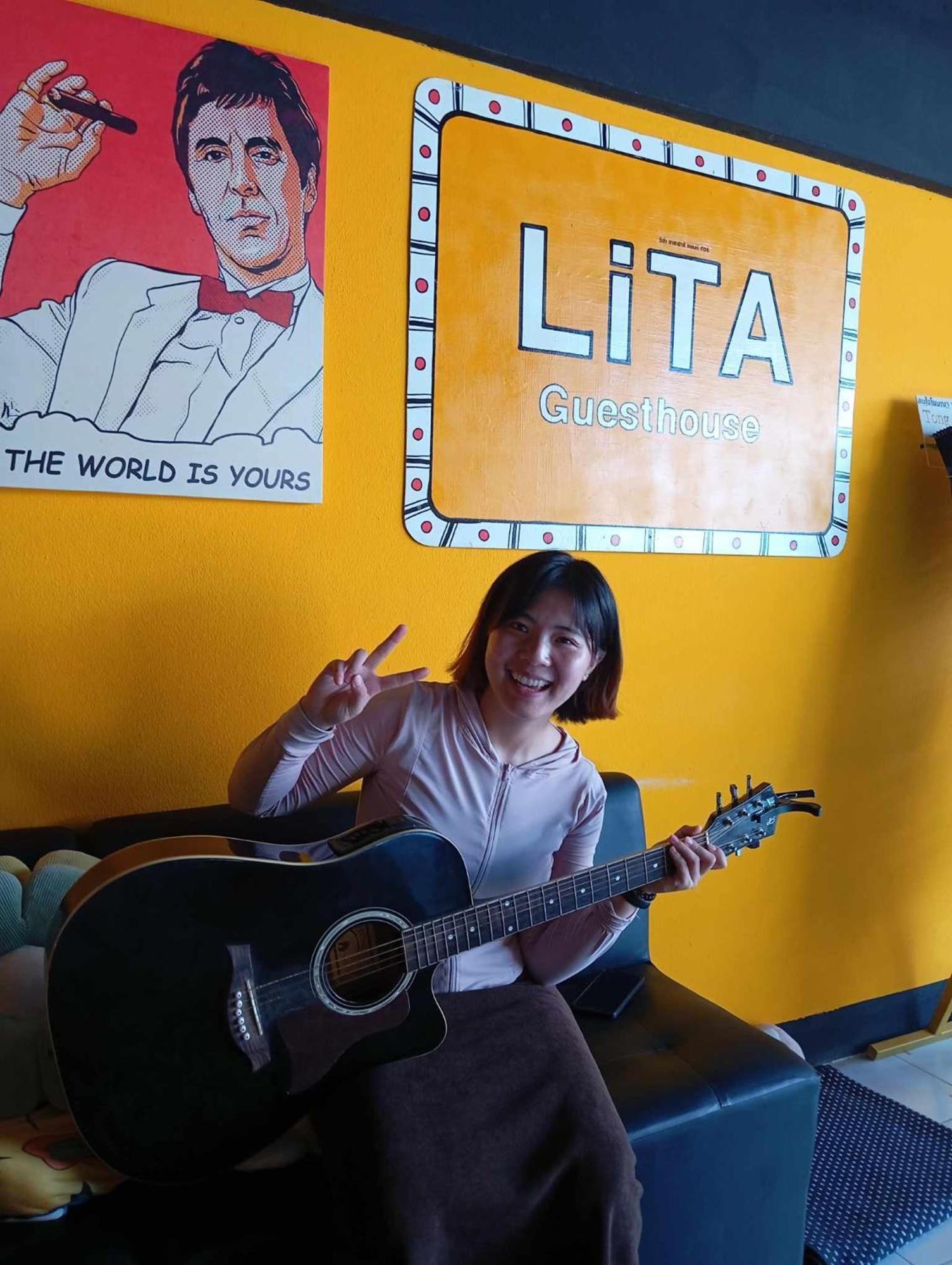 Lita Guesthouse Chiang Mai Buitenkant foto
